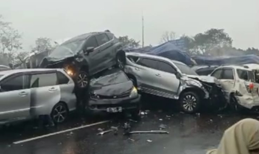 Tabrakan beruntun Cipularang lagi akibat truk diduga rem blong