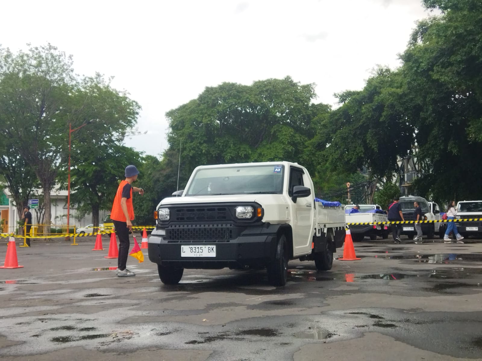 Toyota Hilux Rangga tes di Surabaya