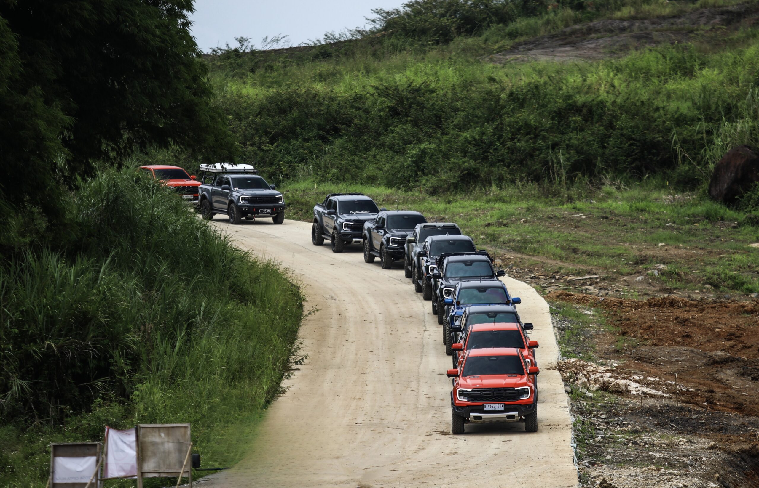 Jajaran Ford Ranger Raptor siap menaklukan medan onroad dan offroad