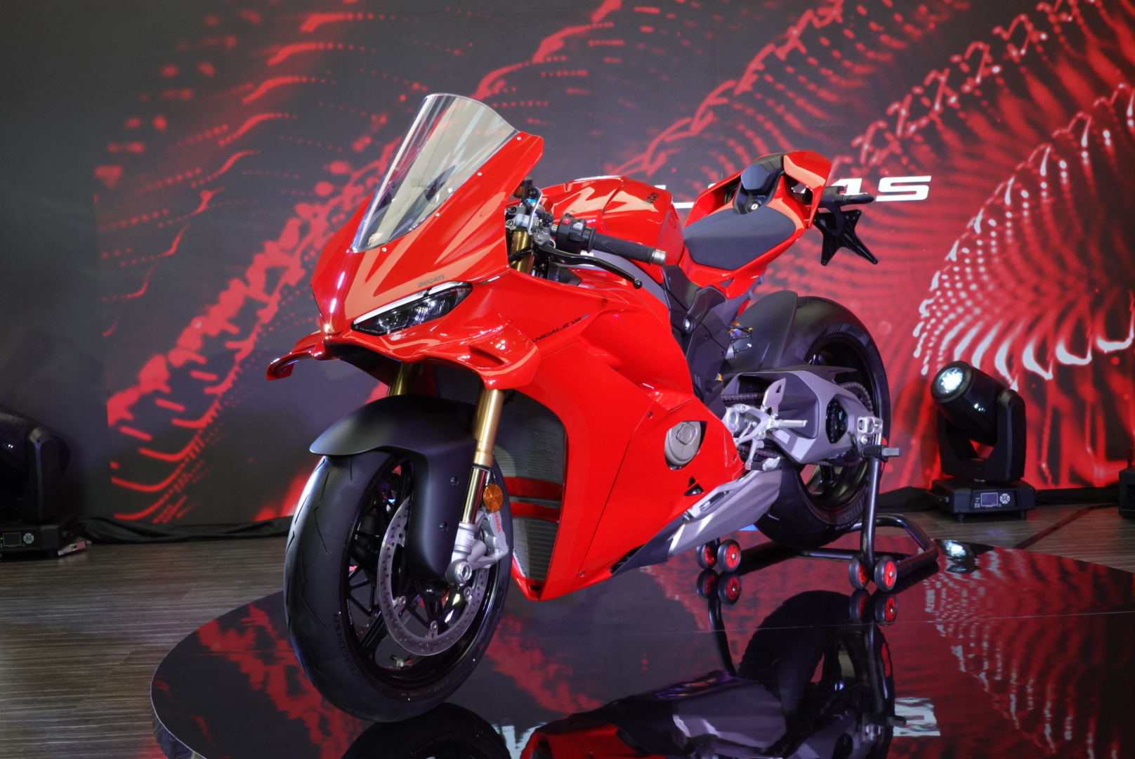 Ducati Panigale 4V S generasi ke-7