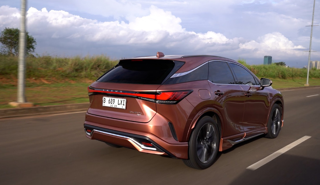 Lexus RX 450h Luxury PHEV 6