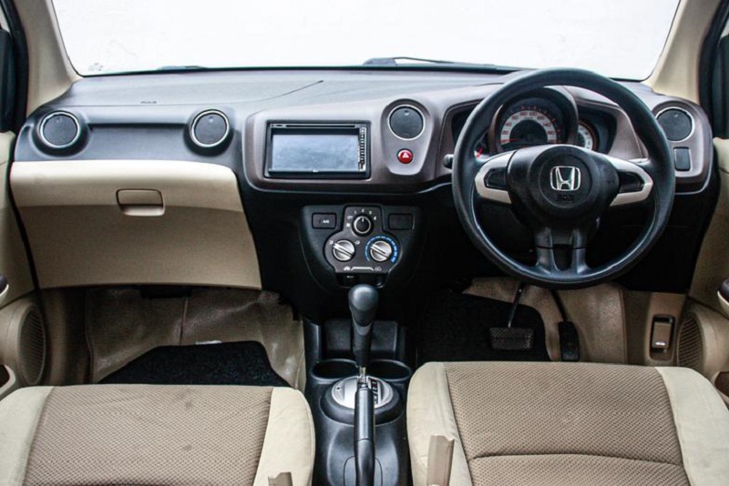 dashboard Honda Brio 2013