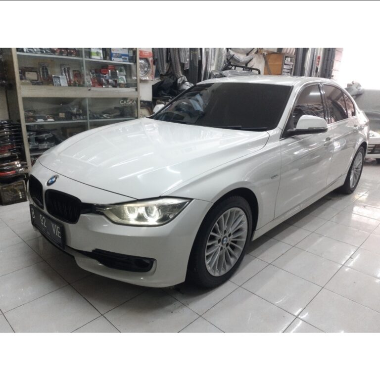 2014 BMW 3 SERIES 320I LUXURY