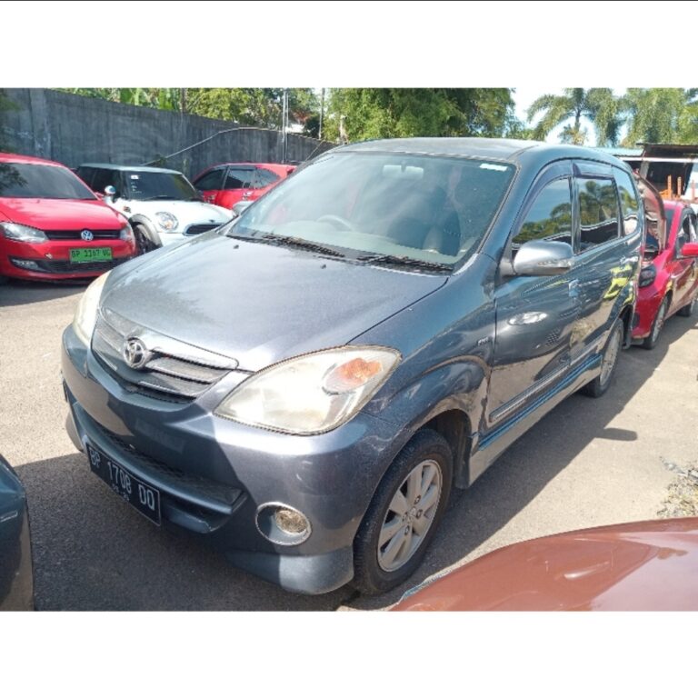 2011 TOYOTA AVANZA S