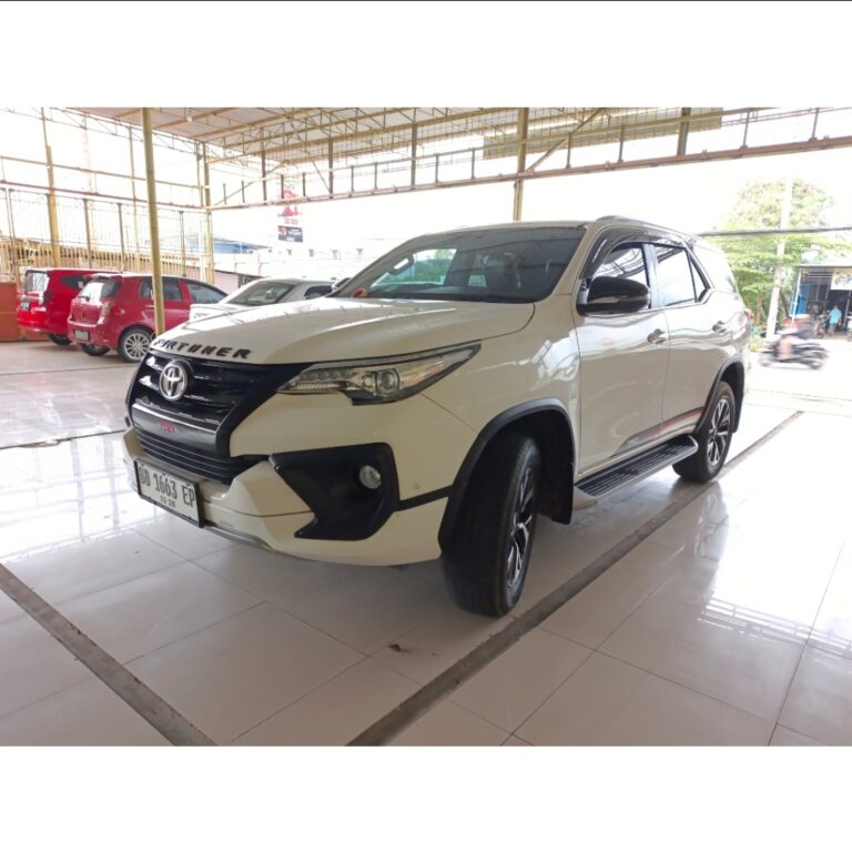 2017 TOYOTA FORTUNER VRZ 4X2 TRD