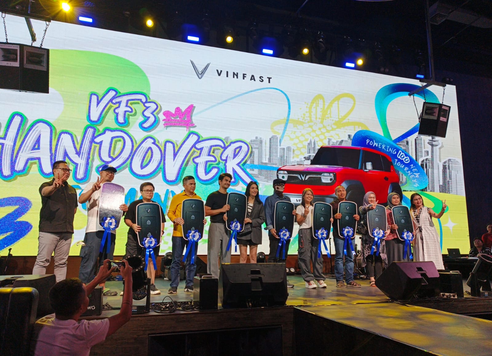 100 Konsumen Pertama Terima Unit VinFast VF 3 vinfast VF3 5