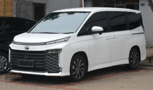 toyota voxy mobil mewah keluarga - moladin