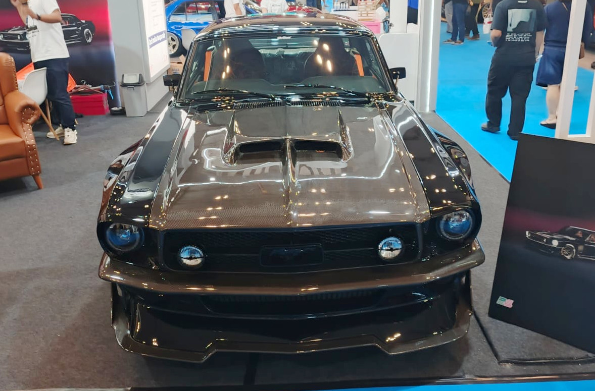 ford mustang restomod 3edit