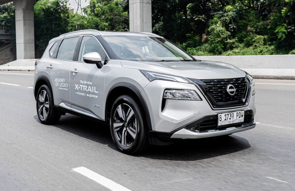 Delivery Nissan X-Trail e-Power with e-4orce
