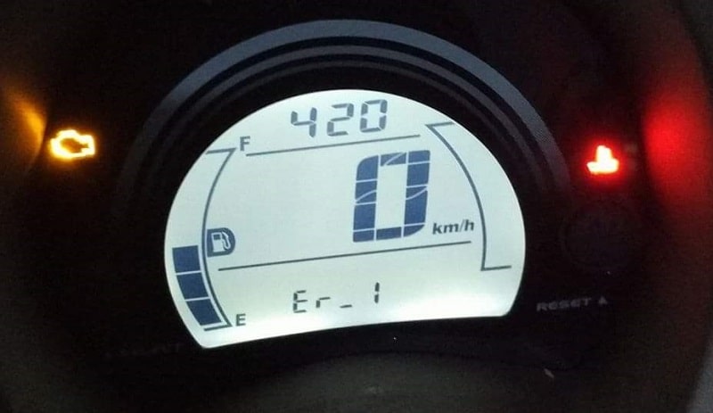 Kode Kerusakan Motor Yamaha yang Perlu Kamu Tahu, Jangan Lengah! arti kode error di yamaha nmax - Moladin