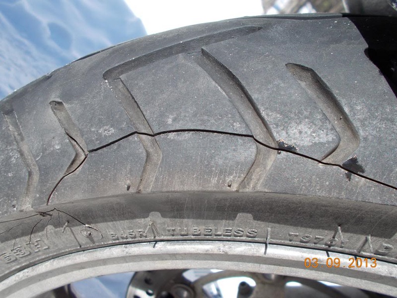 tanda ban motor harus diganti