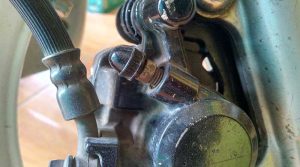 3 Cara Mudah Rawat Baut Nepel, Rem Cakram Emoh Bagel