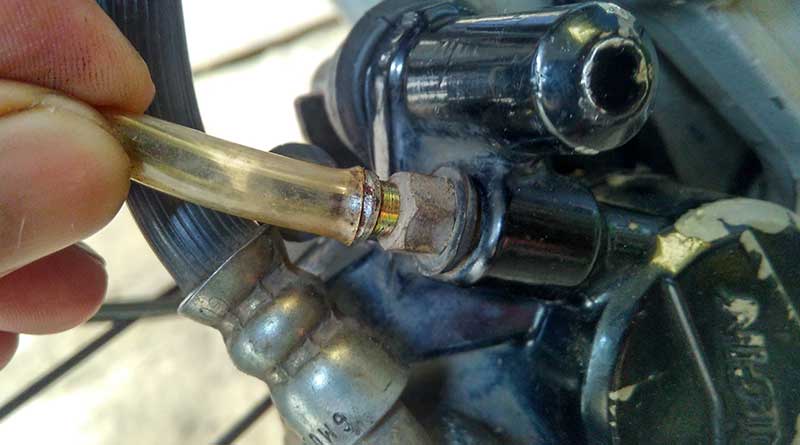 Bisa lindungi pakai slang yang dibakar satu sisinya