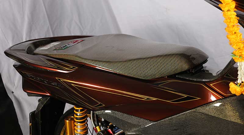 Karbon kevlar berkesan elegan