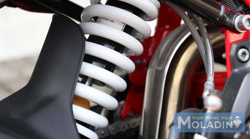 Suspensi belakang pakai monoshock