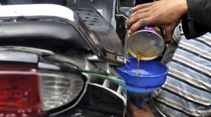 Telat Ganti Oli Motor? Nih 5 Bahaya yang Timbul!