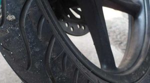 Kapan Harus Mengganti Ban Motor dan Apa Saja Tandanya?