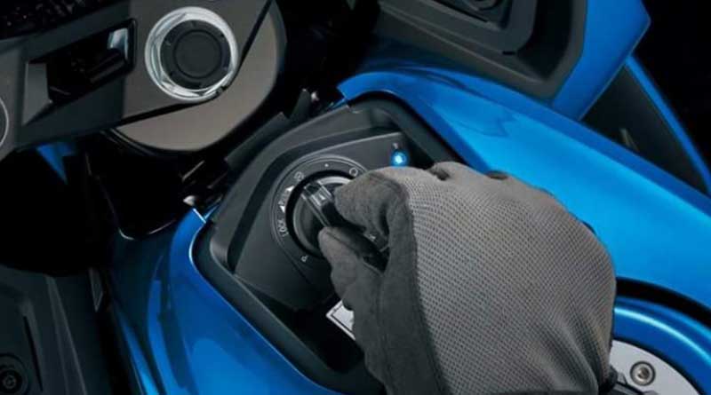 7 Kelebihan Suzuki GSX-R150 Dibanding R15 dan CBR150R kunci keyless