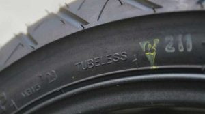 Perbedaan Ban Tubeless dan Ban Biasa, Mana yang Lebih Baik?