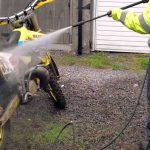 Cara Mencuci Motor dengan Benar Agar Bersih dan Mengkilap - Tuwaga