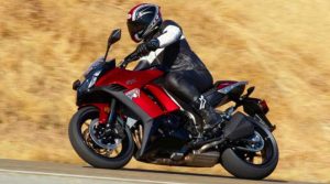 Penting! 5 Tips Mengendarai Motor di Bawah Terik Matahari