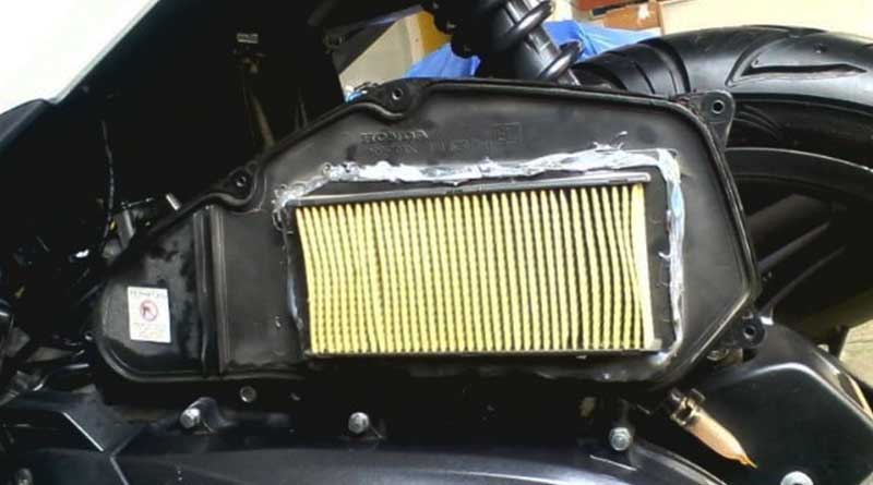 Cek secara berkala filter udara motor matic