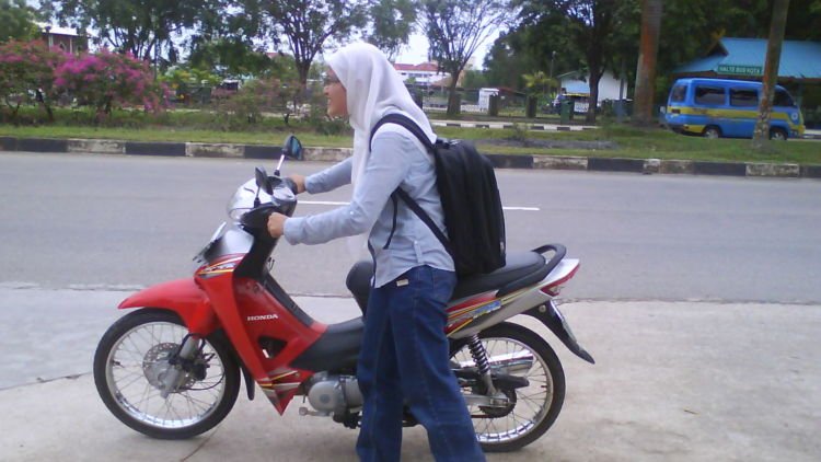 10 Penyebab Motor Mati Mendadak Beserta Solusinya! Ilustrasi motor mogok