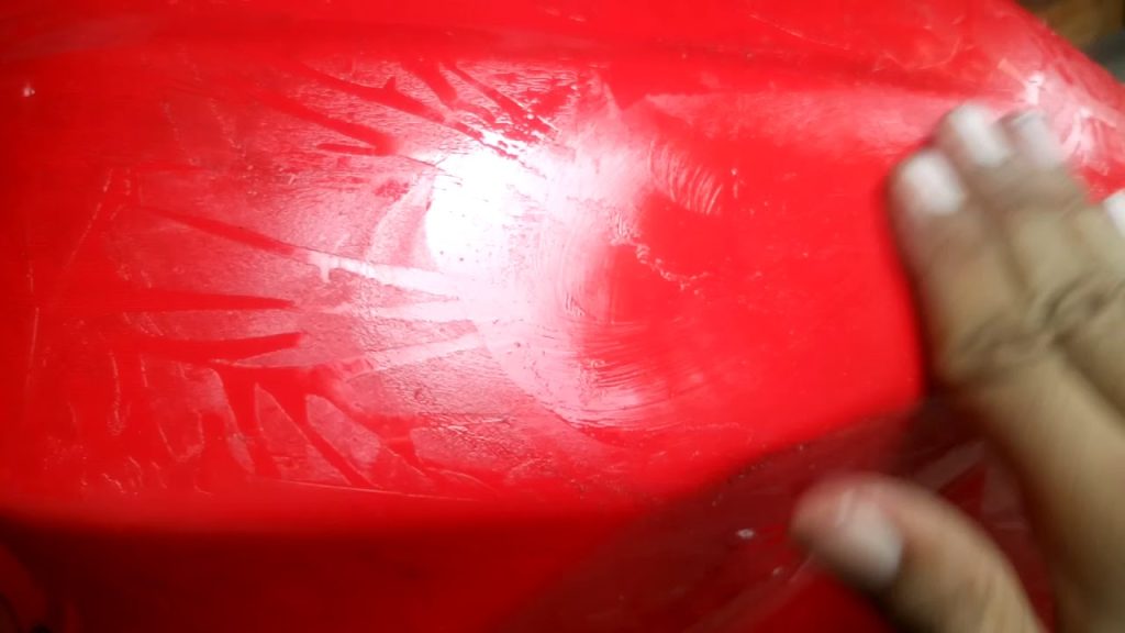 Bersihkan Bekas Noda Stiker