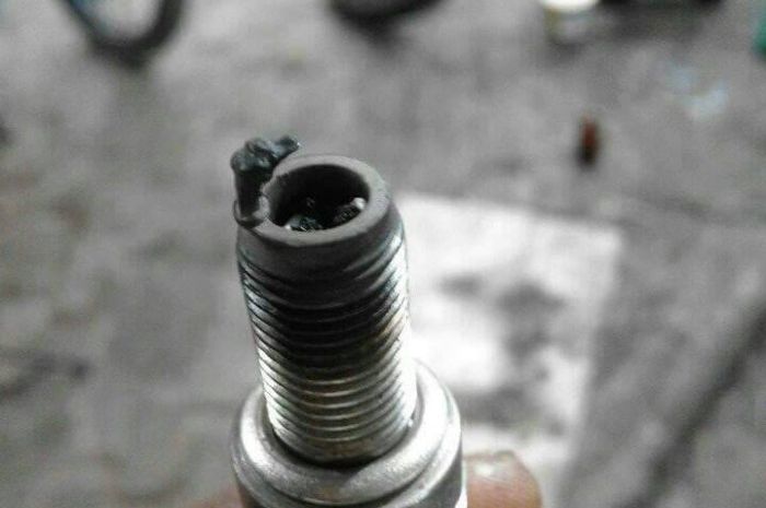7 Ciri-Ciri CDI Motor Rusak Dan Cara Mengatasinya penyebab motor brebet, karena fungsi busi motor