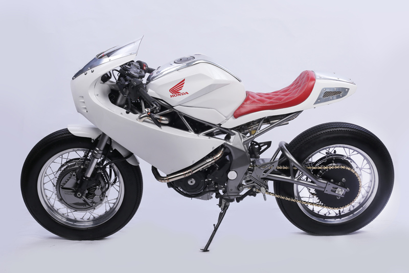 Honda CB250RR modif neo cafe racer oleh Yuwono Jati dari Lunatic Inc