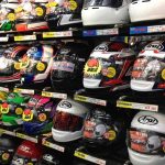 5 Pertimbangan Penting Sebelum Membeli Helm Motor Baru - Tuwaga