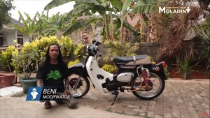 VIDEO: Modifikasi Honda C70 Bikin Si Pitung Terlihat Lebih Menawan