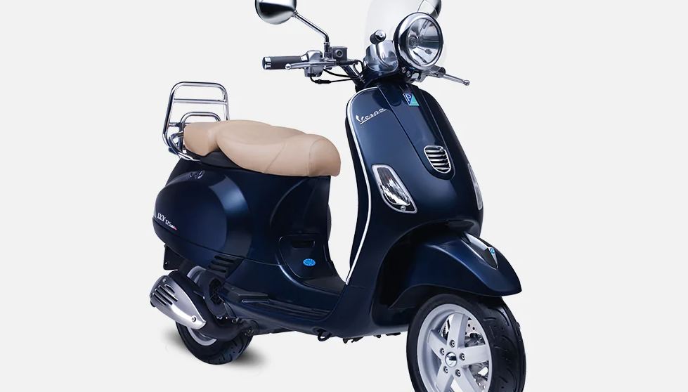 10 Motor Matic 150cc Terbaik di Indonesia yang Wajib Kamu Tahu Vespa LXV