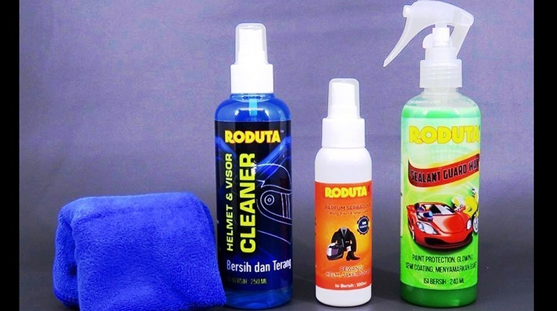 Cara Membersihkan Kaca Helm