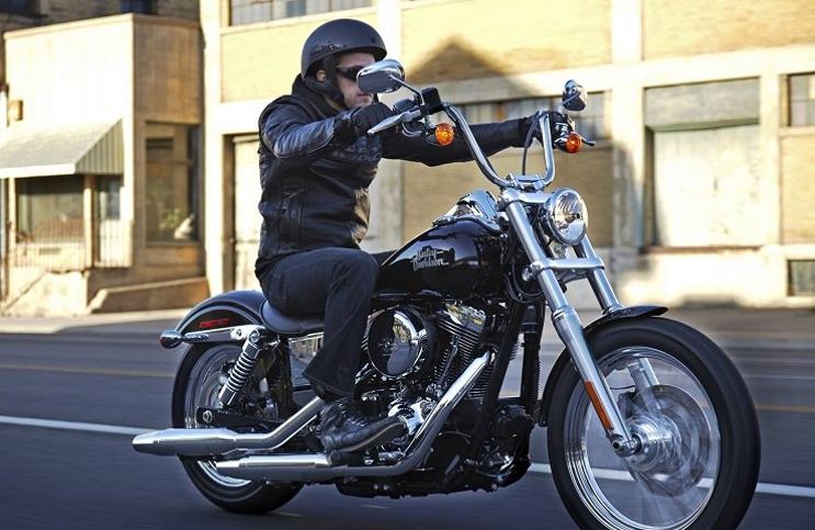 Cara Mengendarai Motor Harley Davidson Perhatikan posisi duduk