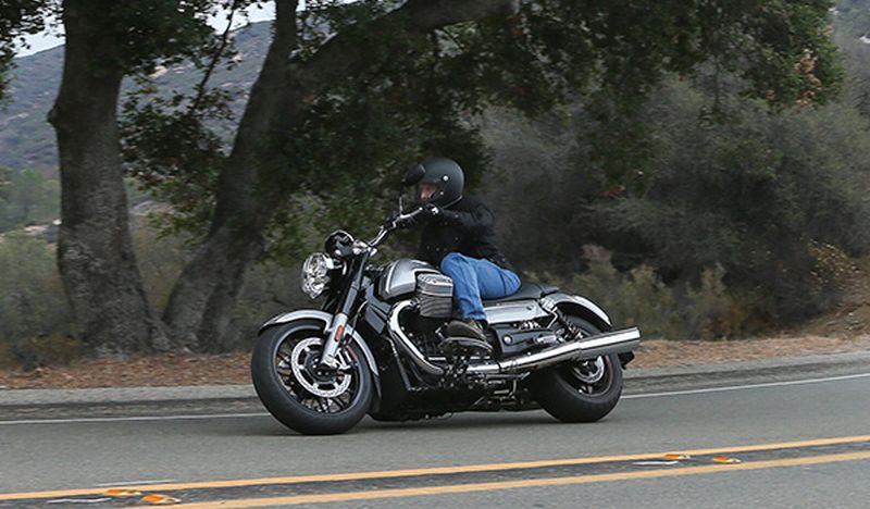 Cara Mengendarai Motor Harley Davidson Teknik berbelok di tikungan