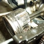 Penyebab Piston Baret dan Cara Mencegahnya - Tuwaga