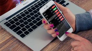 Keuntungan dan Kerugian Pinjaman Dana Tunai Secara Online