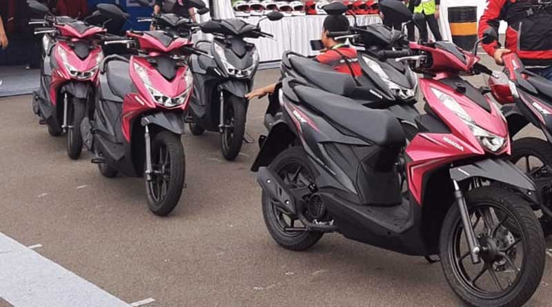 komparasi-honda-beat-2020-vs-honda-genio;-pilih-mana?
