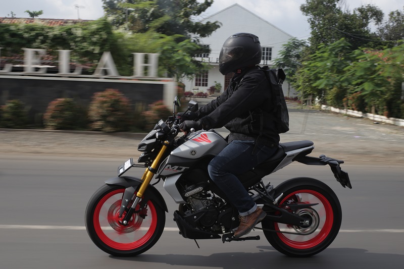test ride yamaha mt-15