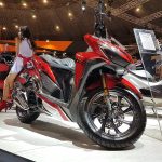Apa Jadinya Modifikasi Vario 125 Pakai Knalpot CBR250RR?