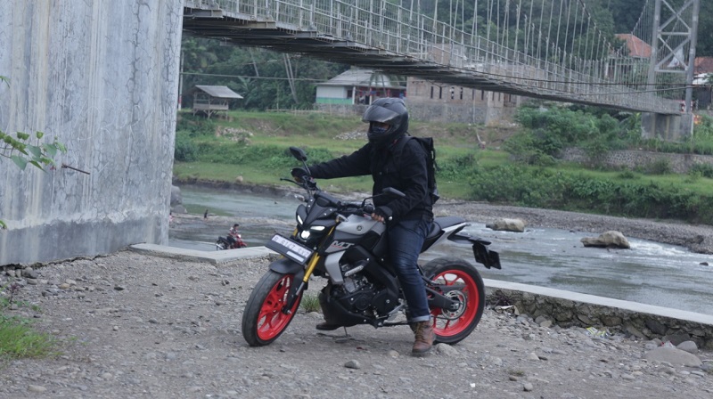 test ride yamaha mt-15