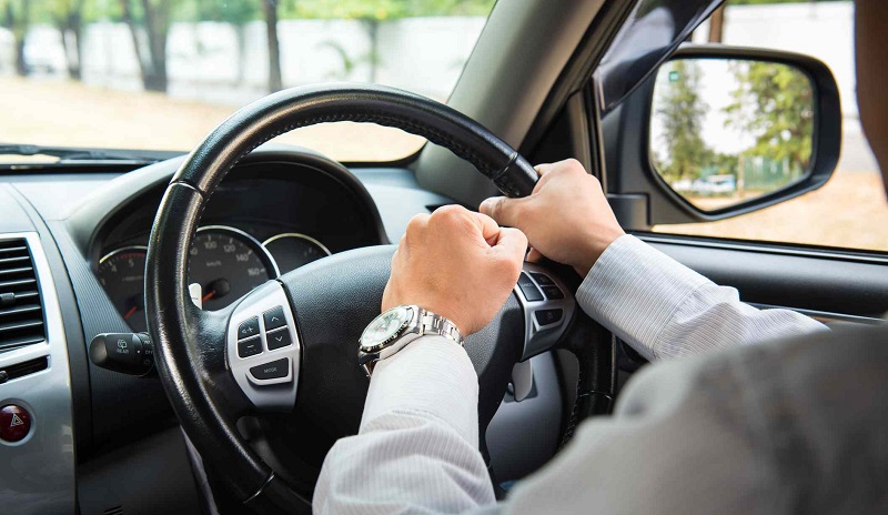 10 Ciri Ban Mobil Harus Diganti, Jangan Tunggu! cara berkendara berpengaruh ke borosnya bensin