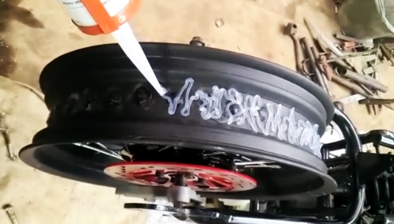 pelek jari-jari pakai ban tubeless