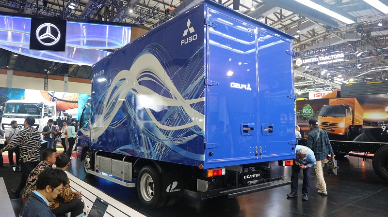 Mitsubishi eCanter diperkenalkan di Indonesia