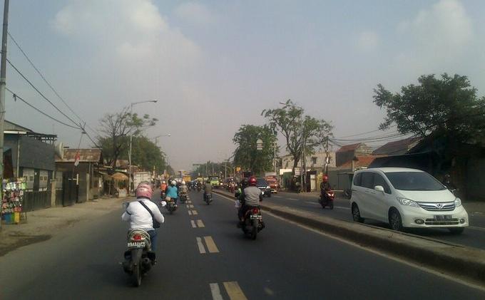 Jalan raya Bekasi