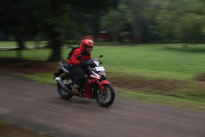 Test Ride Honda Supra GTR: Motor Bebek Super (Bag. 1)