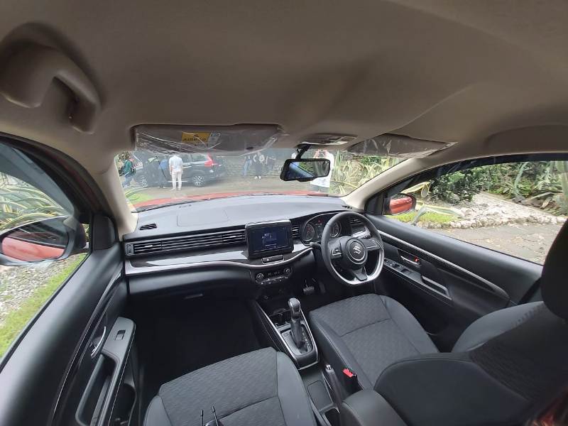 interior Suzuki XL7