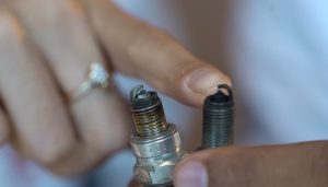 Mudah! Cek Busi Motor dan Mobil Ketika #DiRumahAja