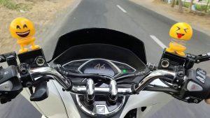5 Rekomendasi Boneka Goyang Hiasan Motor yang Diviralkan Ojek Online